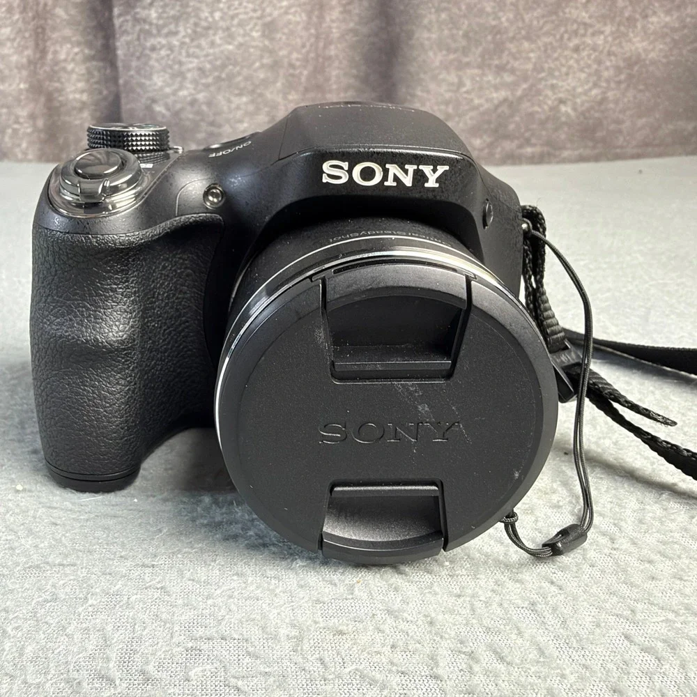 Sony Cyber-shot DSC-H300 20.1MP Digital Camera 35x Optical Zoom Black Bundle